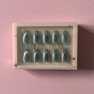Glamnetic Press On Nails in Baby Blues